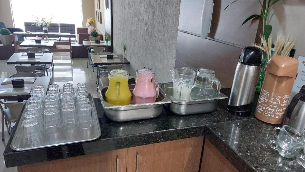 קוריטיבה Hotel Sol By Mrhotelaria מראה חיצוני תמונה