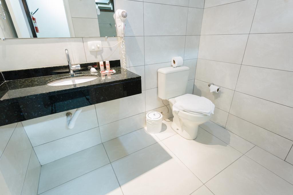 קוריטיבה Hotel Sol By Mrhotelaria מראה חיצוני תמונה